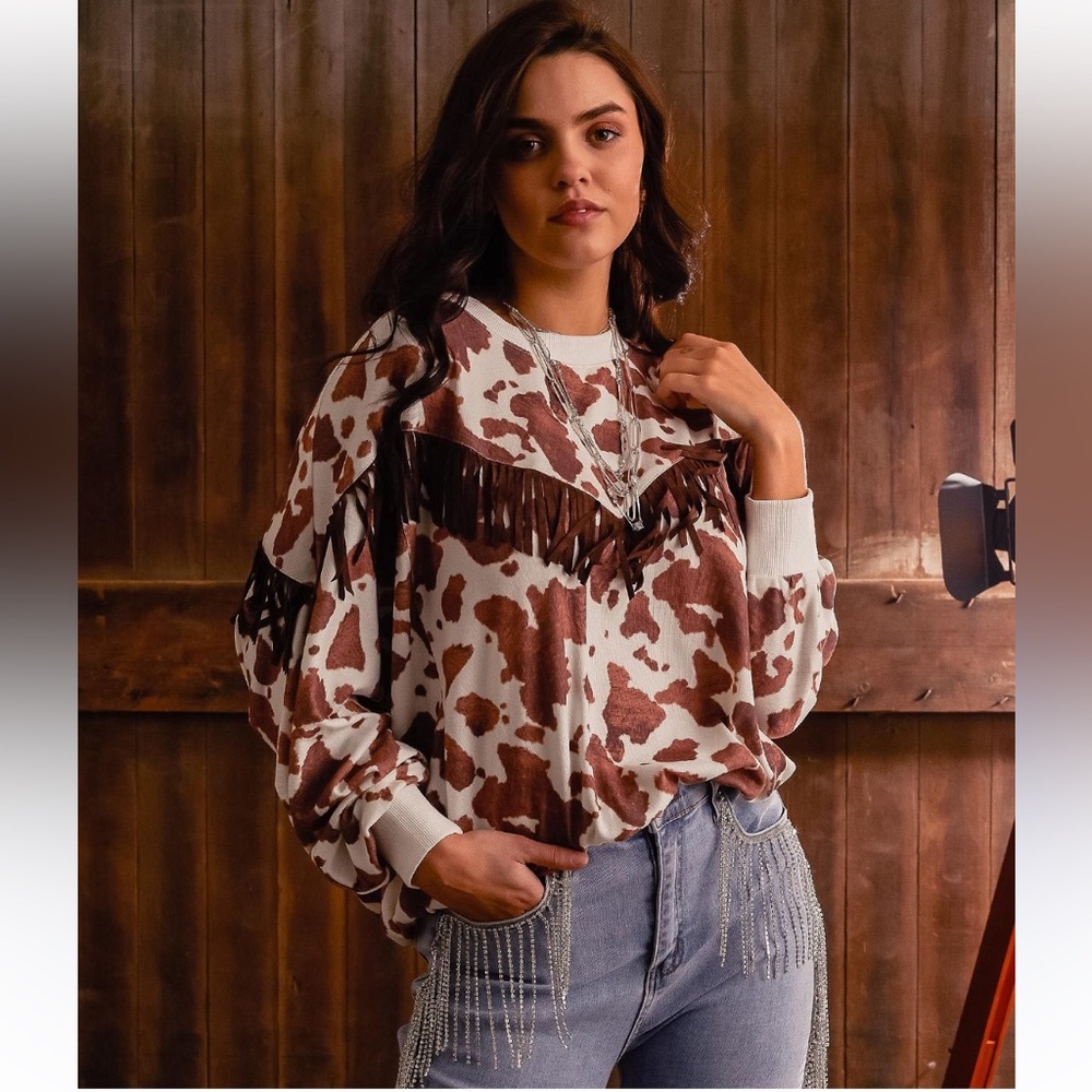 Buckle Sterling and Stitch Cow Print Fringe Women's Top M